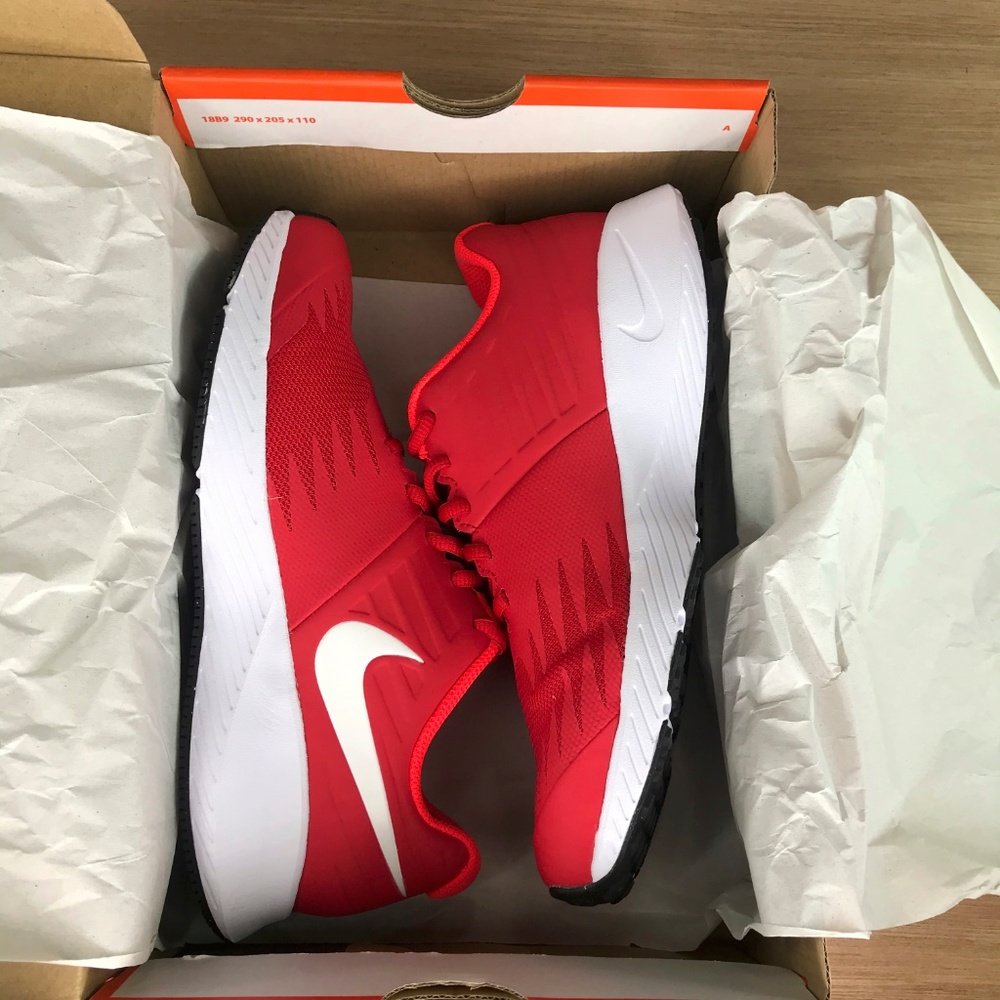 NIB Nike Star Runner University Red - Picture 7 of 8